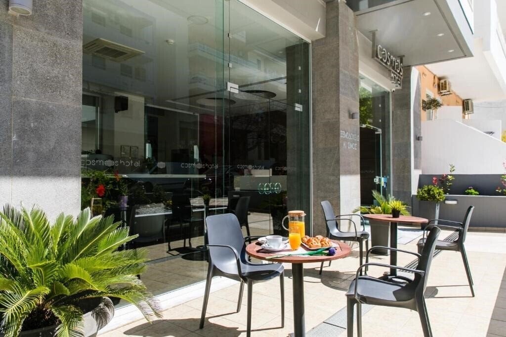 Фотографія Cosmos 3*