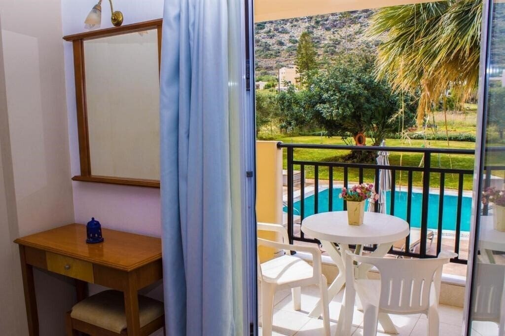 Картинка Sunshine Studios Apartments (Stalida) 2*