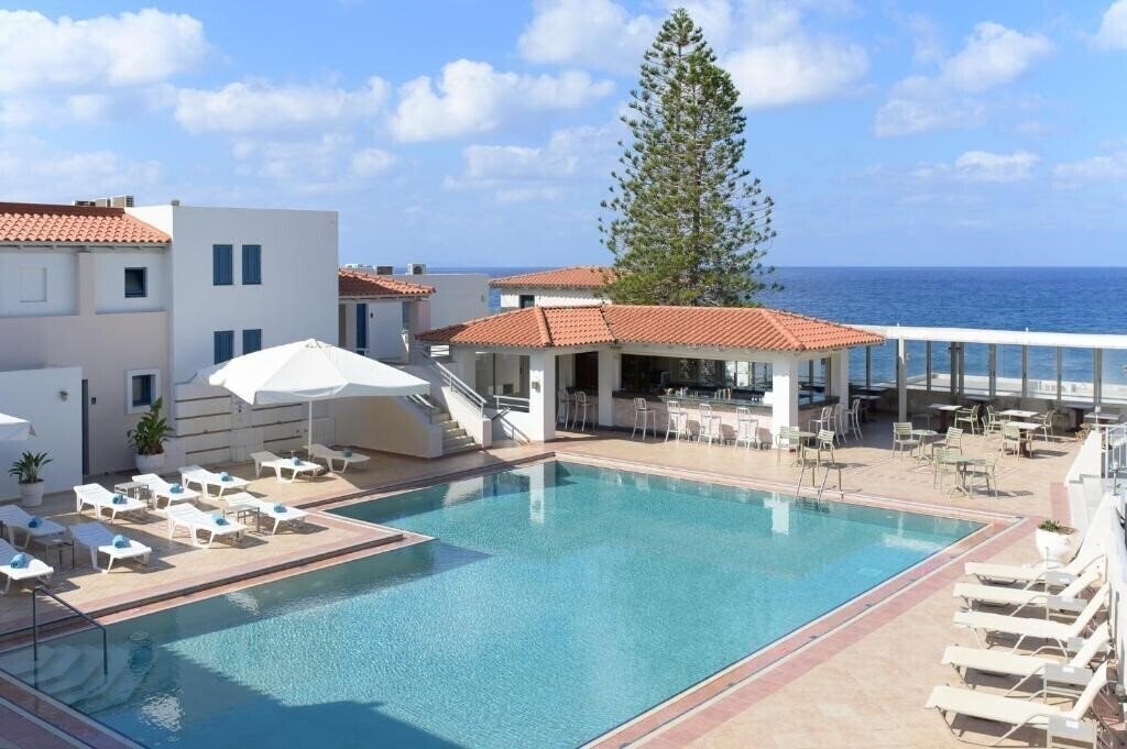 Готель Castello Vilage 4*