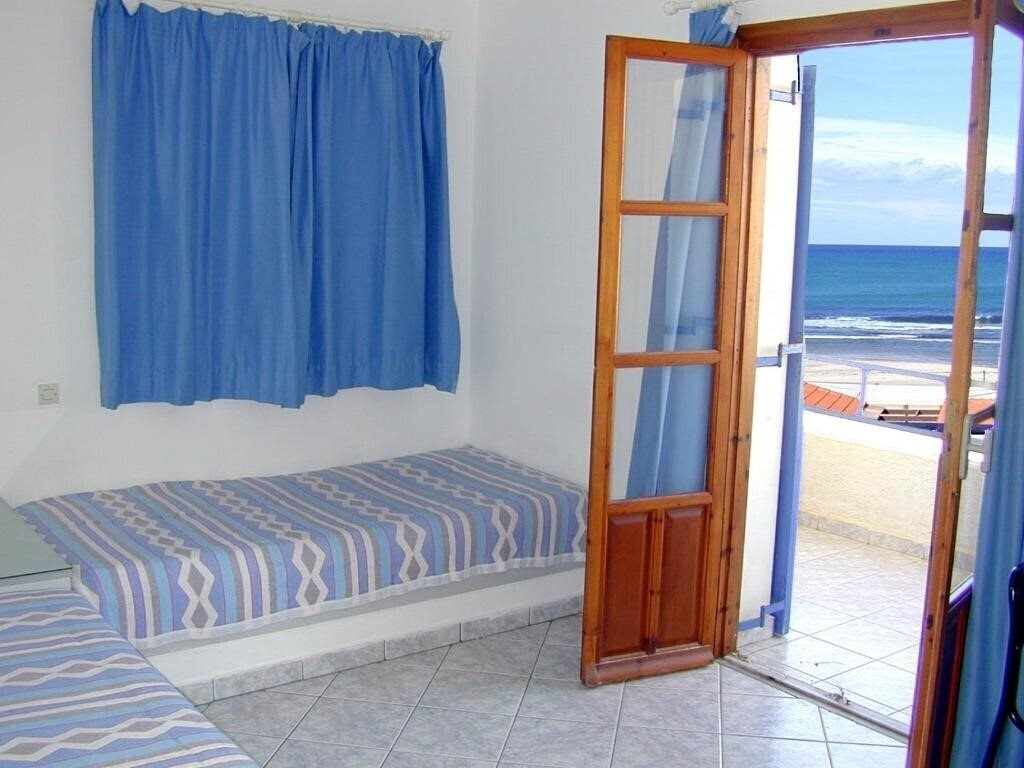 Зображення Mikes Beach Apartments & Studios 3*