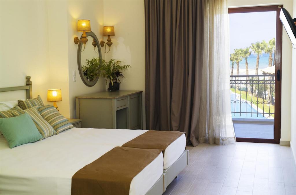 Фотографія Almyrida Beach Hotel 4*