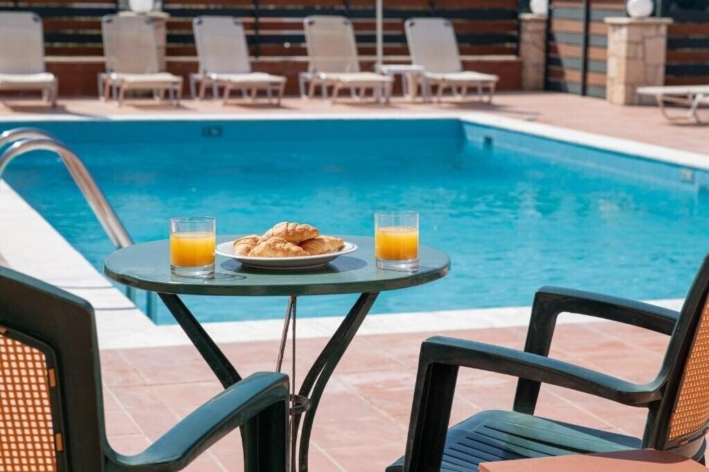 Фотографія Golden Valentin Apartments 3*