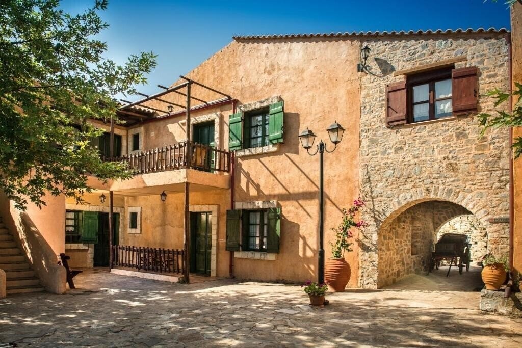 Готель Enagron Ecotourism Village 3*