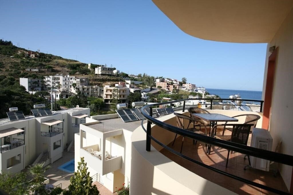 Готель Elpis Studios & Apartments 3*