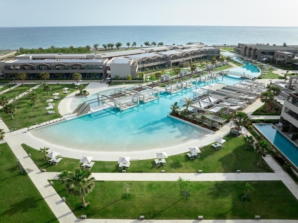 Отель Euphoria Resort 5*