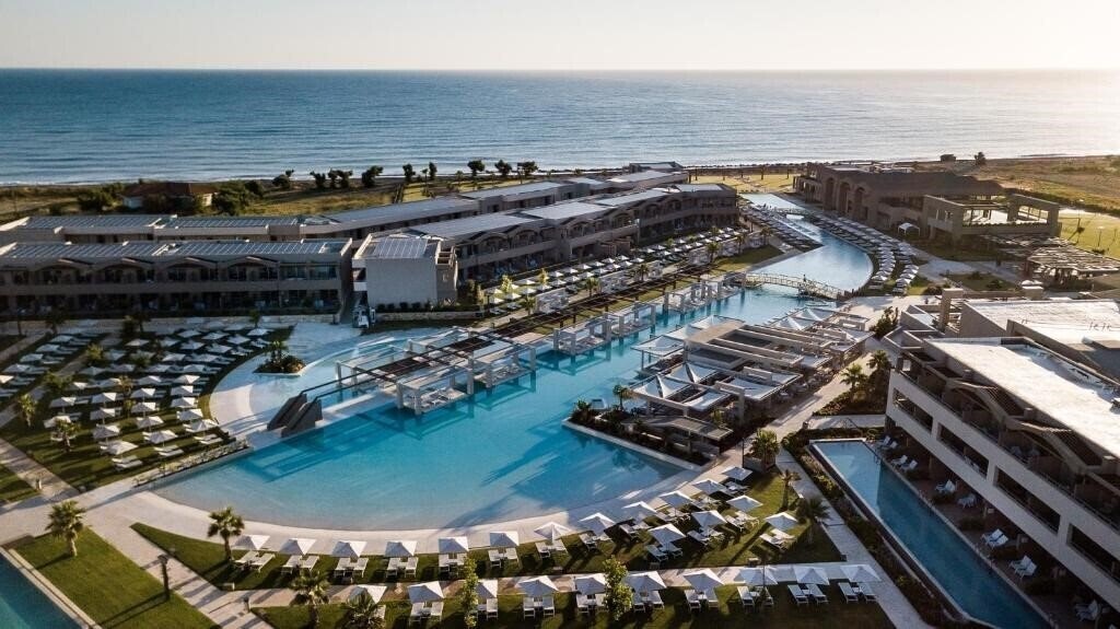 Отель Euphoria Resort 5*