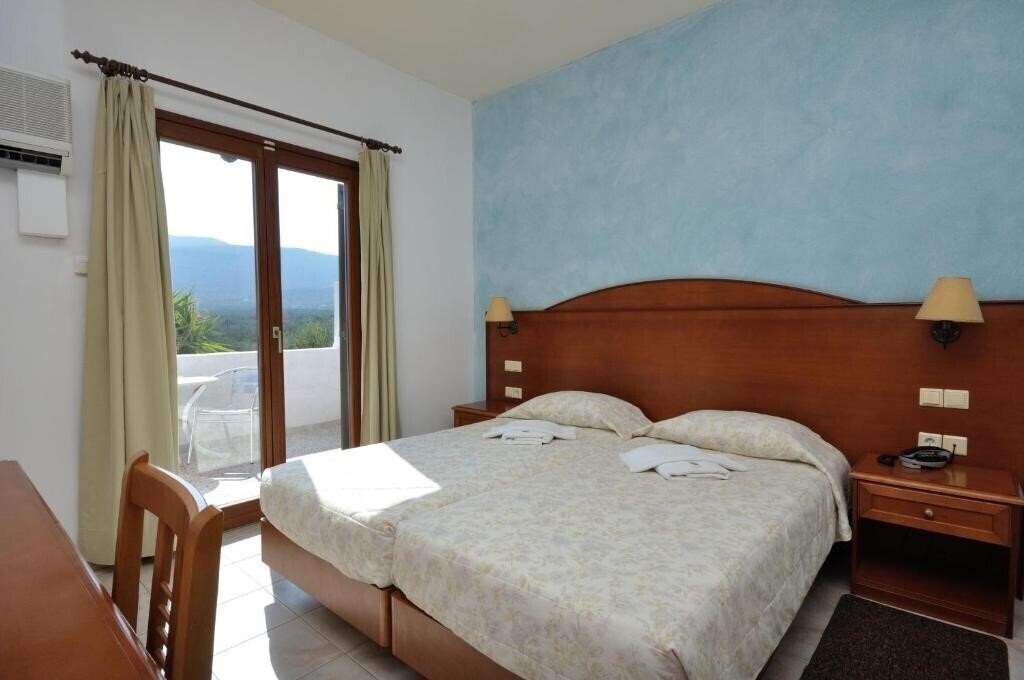 Фото Marina Hotel & Bungalows 4*