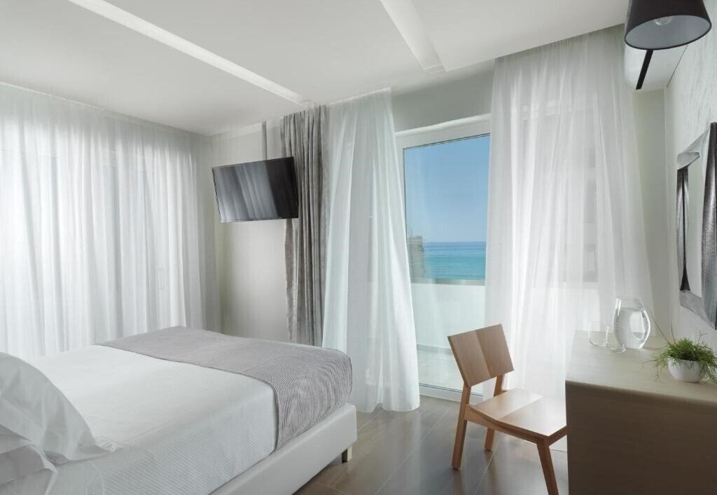Фотографія Melrose Hotel 4*