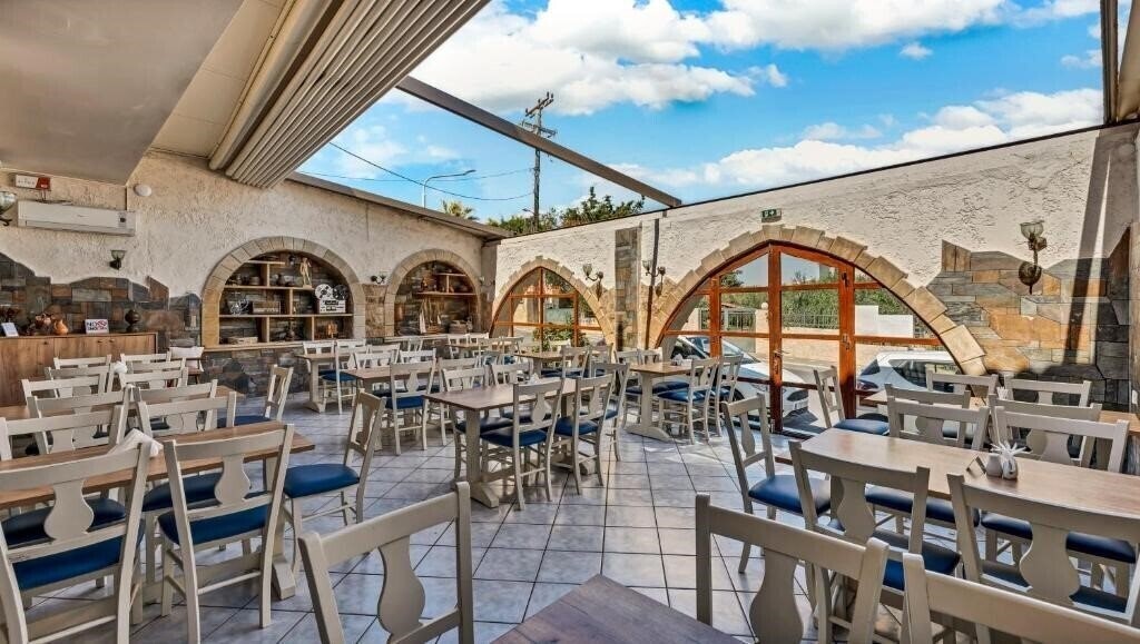 Картинка Evina Rooms & Villas 3*