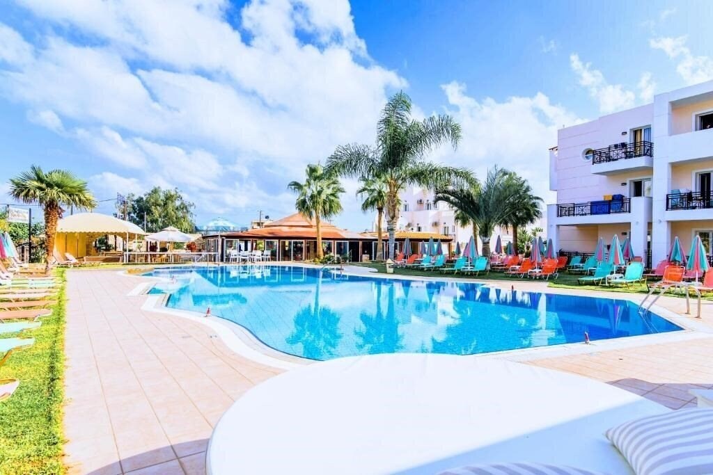 Готель Yannis Manos Hotel 1*