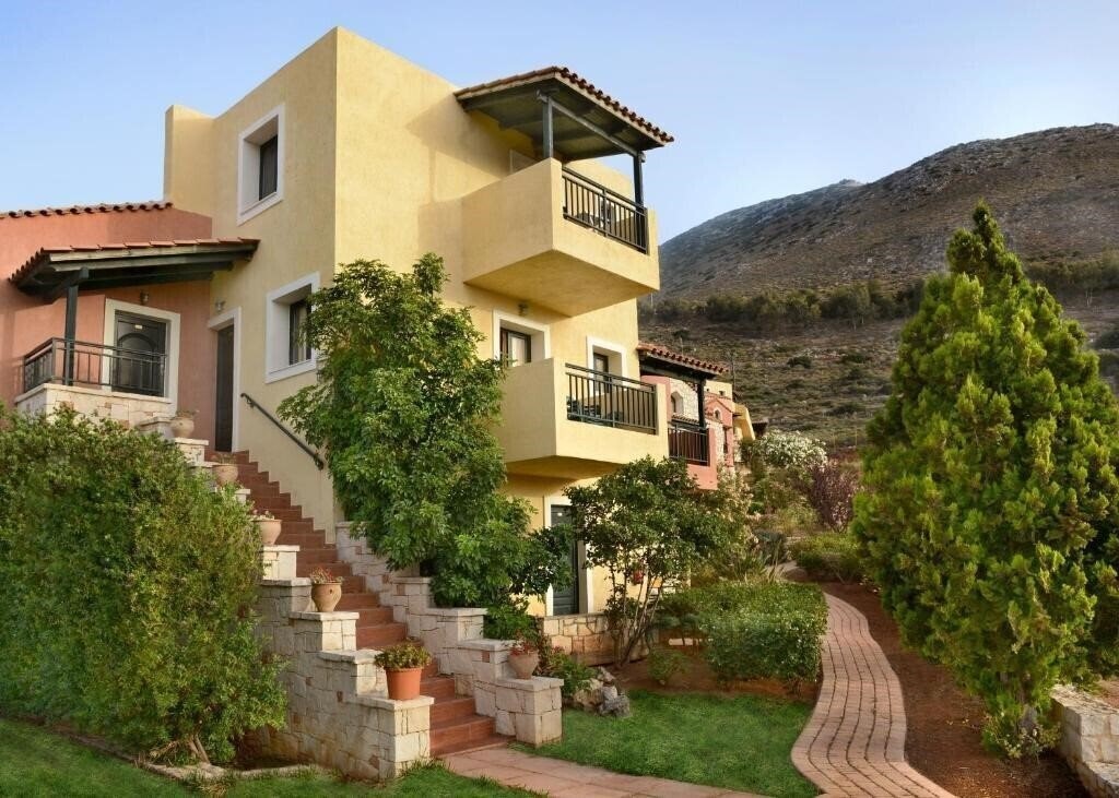 Отель Petra Village 3*