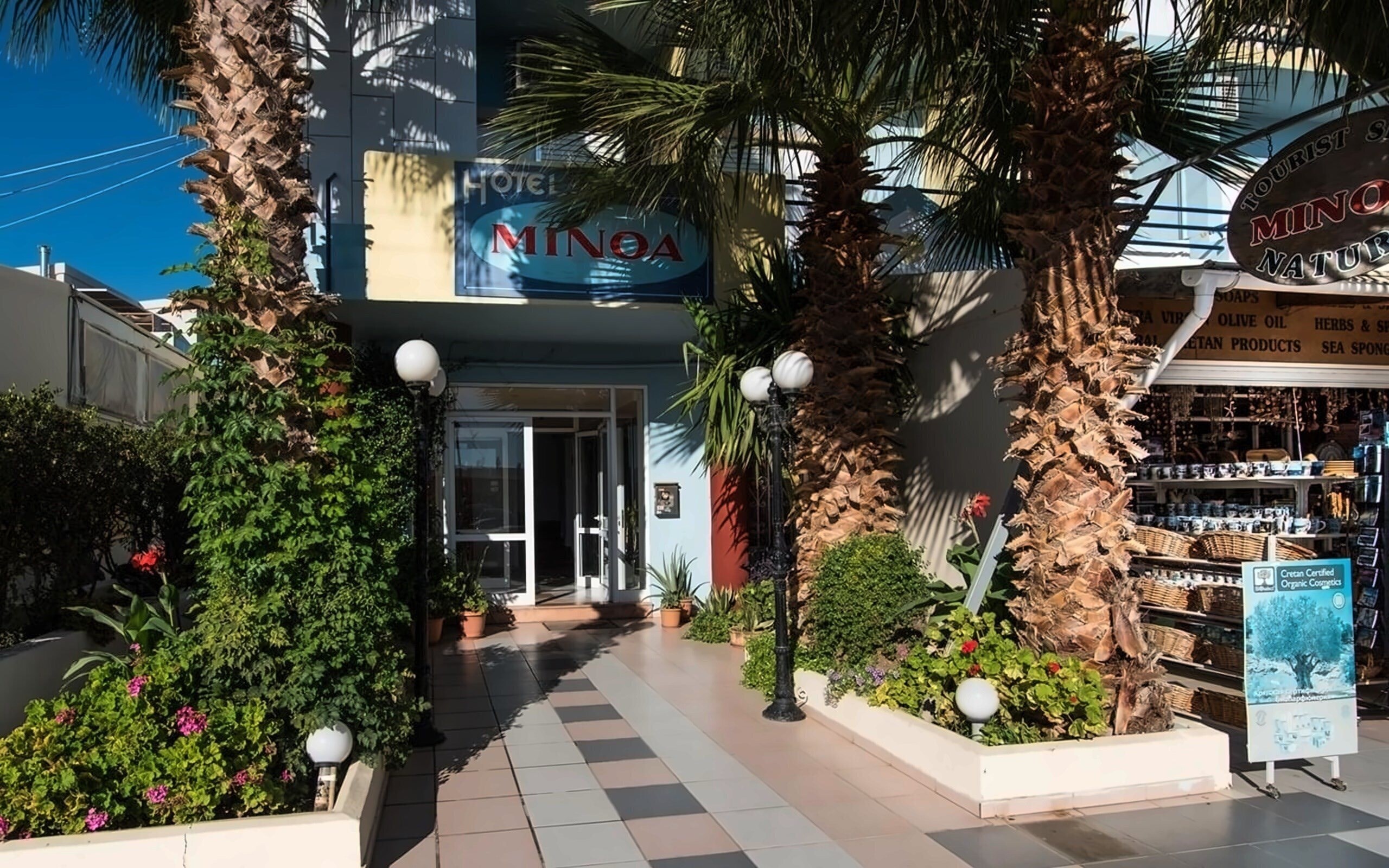 Готель Minoa Hotel & Annex 2*