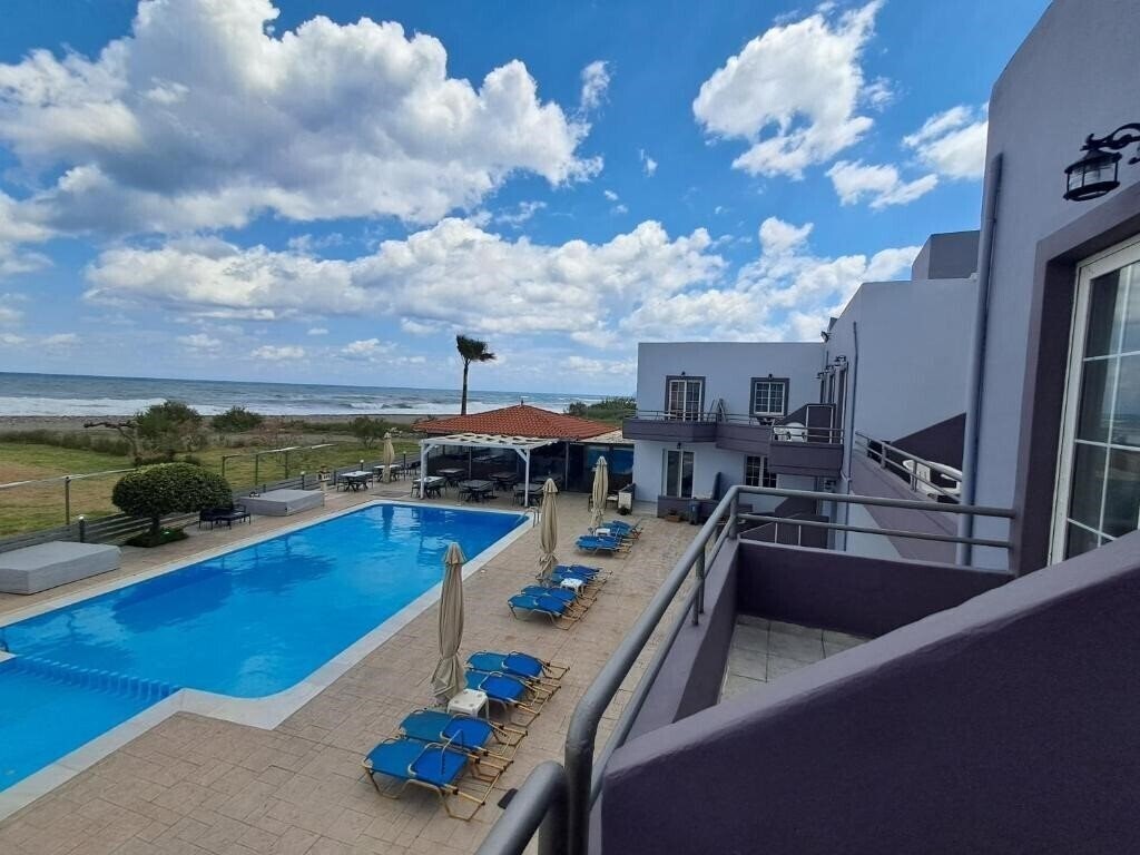 Фото Haridimos Apartments 3*