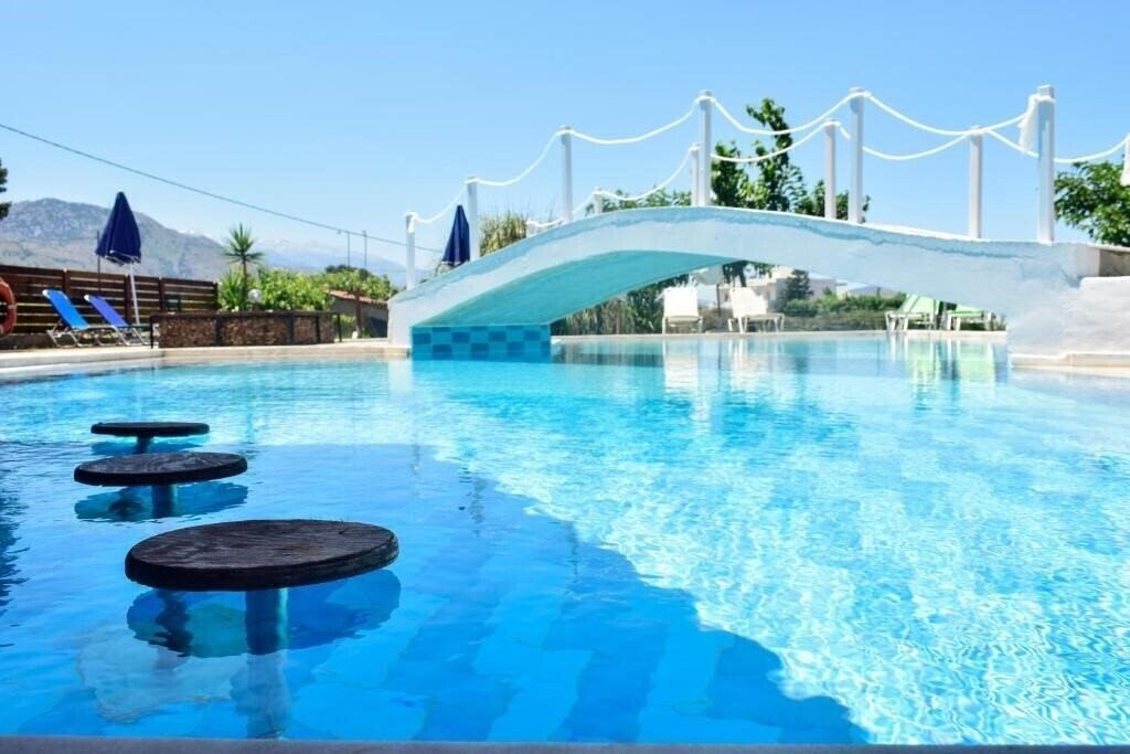 Готель Dias Apartments Kavros 3*