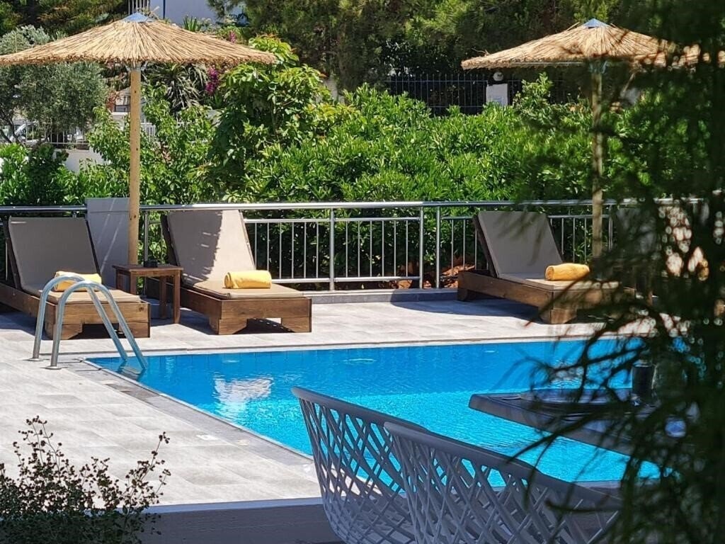 Отель Mitos Apartments 4*