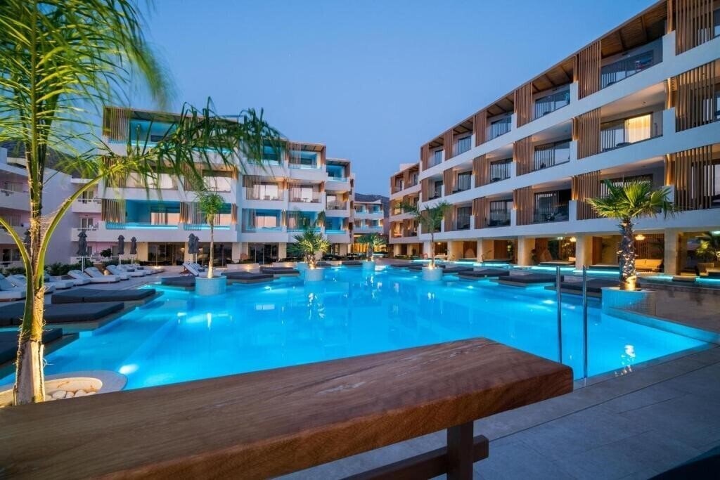 Фото Akasha Beach Hotel & SPA 5*