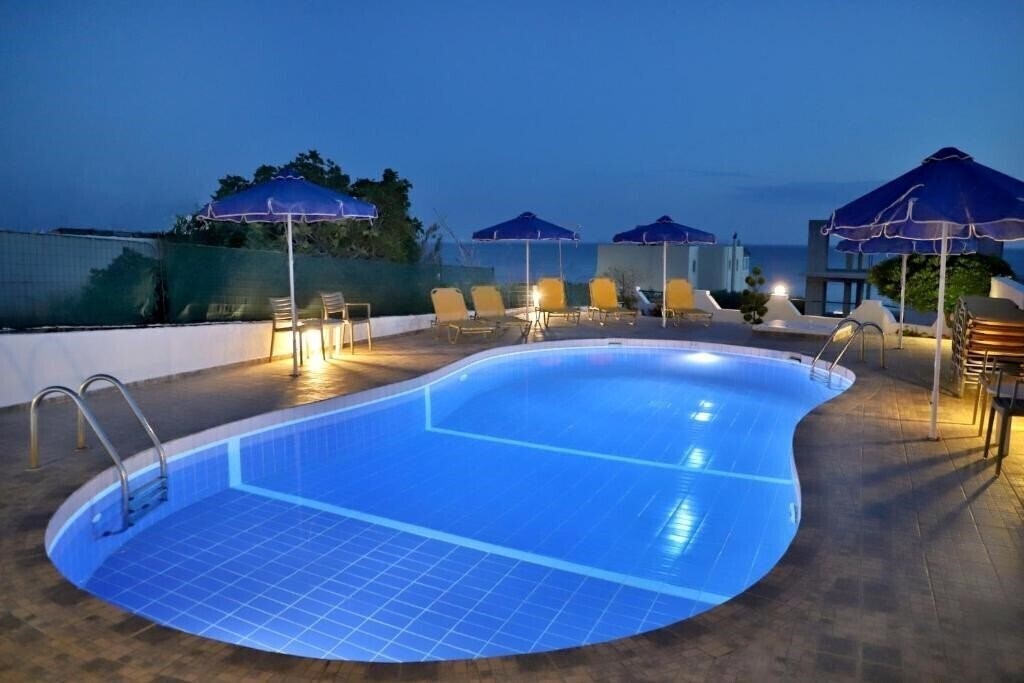 Готель Helios Studios & Apartments Apart-Hotel апартаменты
