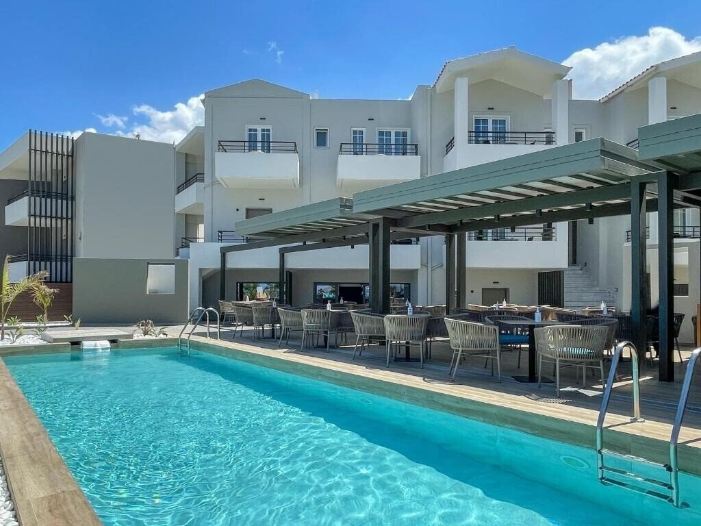 Готель Mare Blue & Suites 4*