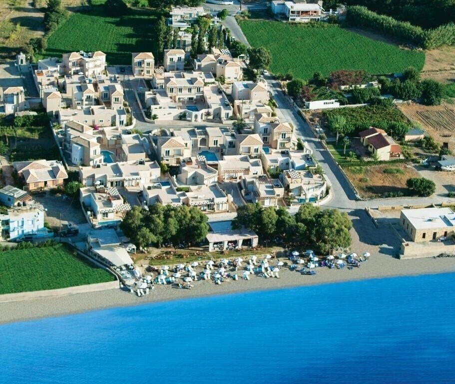 Отель Azure Beach Villas 4*