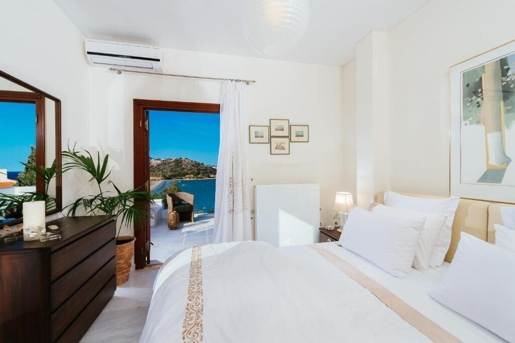 Фото Beach Villa In Agios Nikolaos Вилла вилла