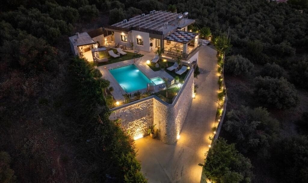 Отель Villa Lady Dafni 2*