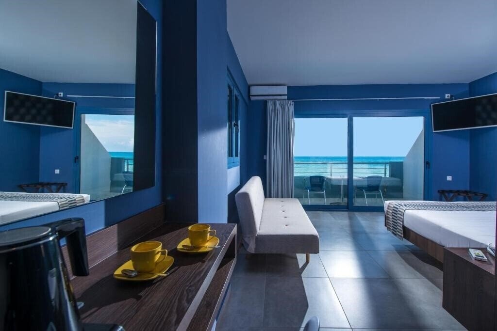 Отель Compass Stalis Beach 4*