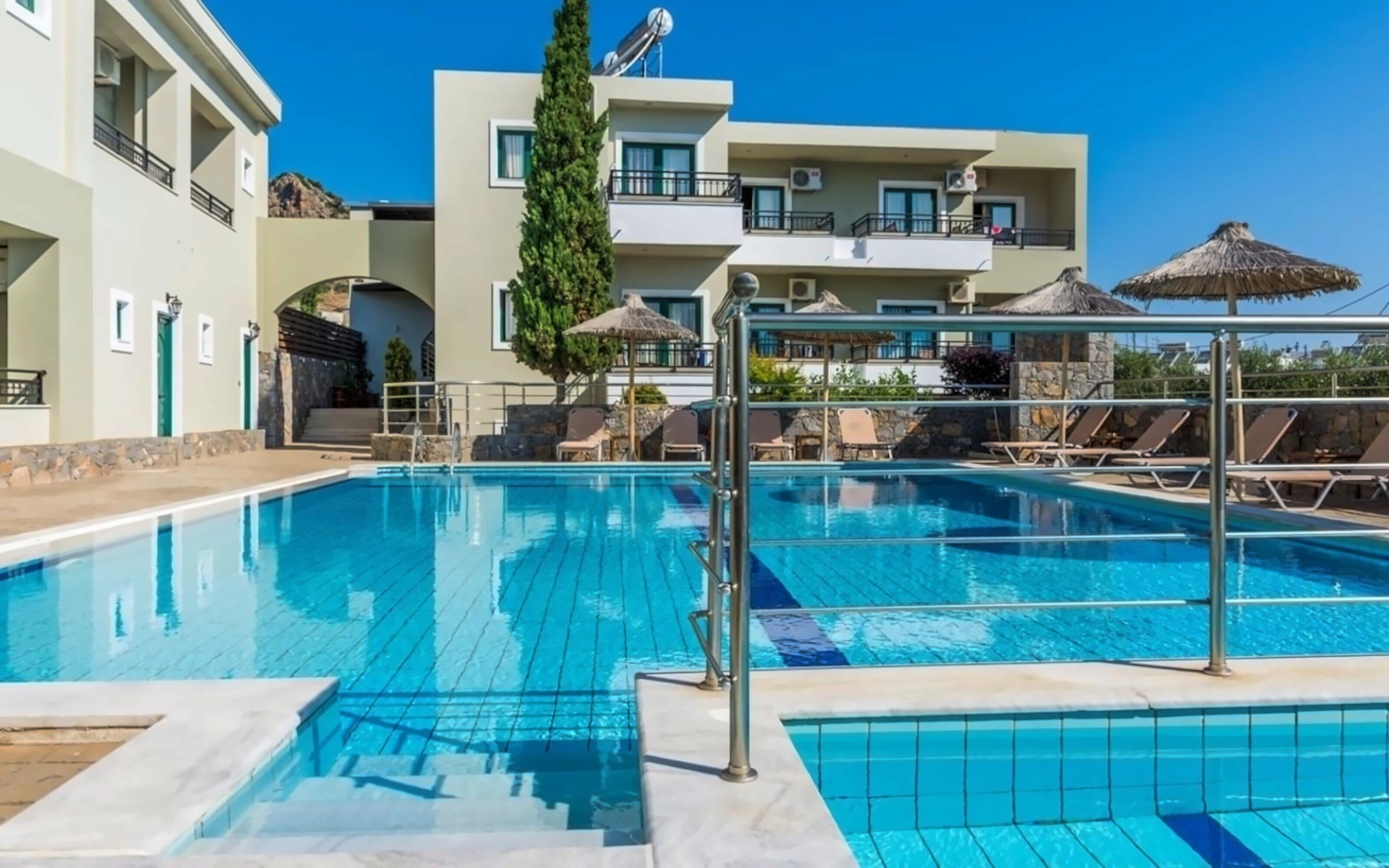 Готель Dias Luxury Hotel & Apts 4*