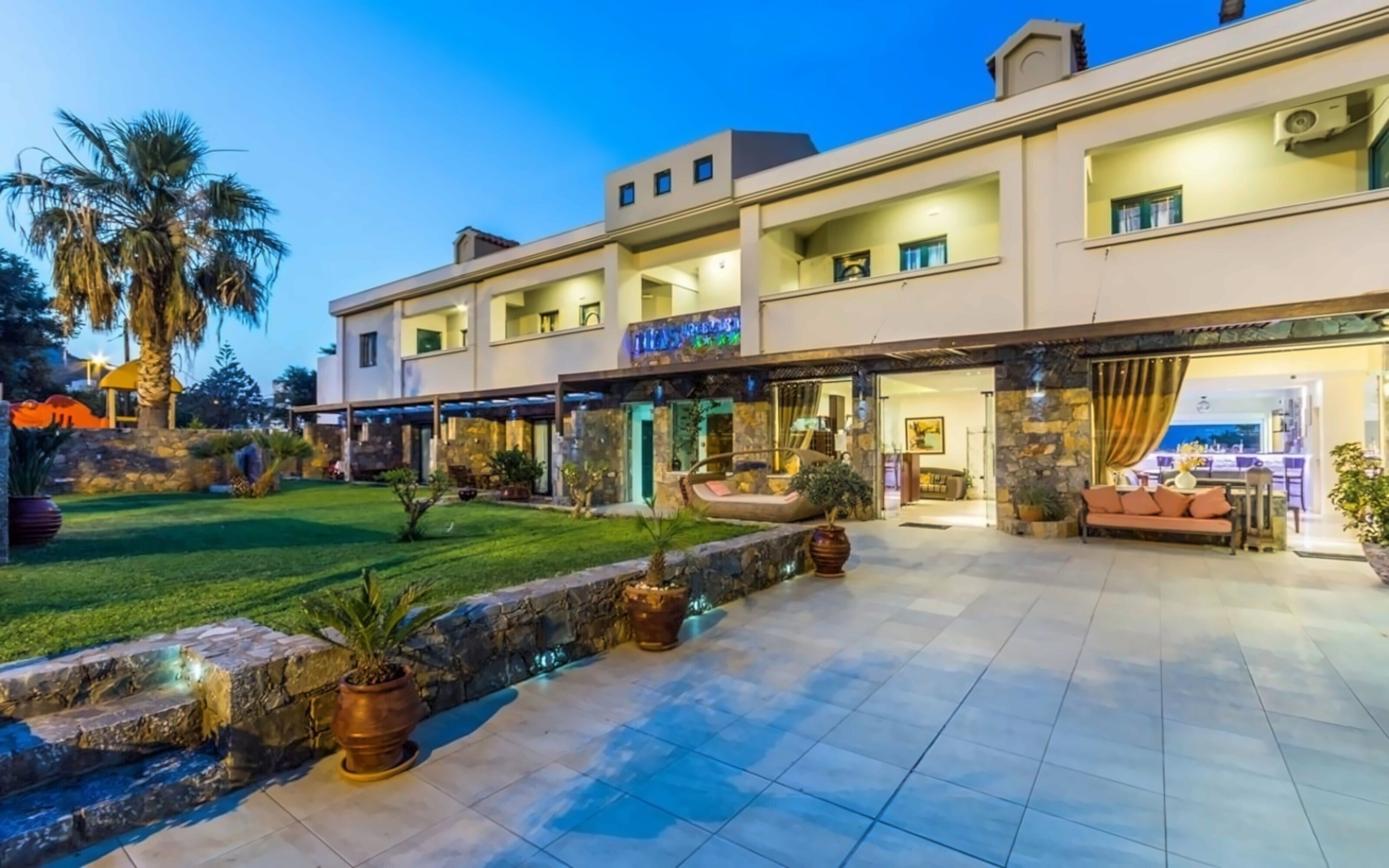 Зображення Dias Luxury Hotel & Apts 4*