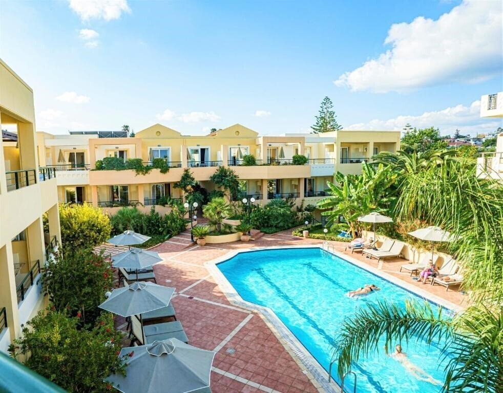 Фото Helios Apartments 3*