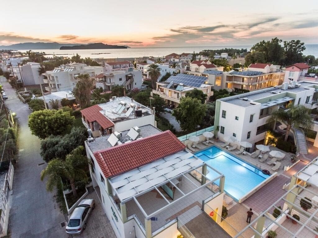 Фото Athina Beach Hotel Chania 3*