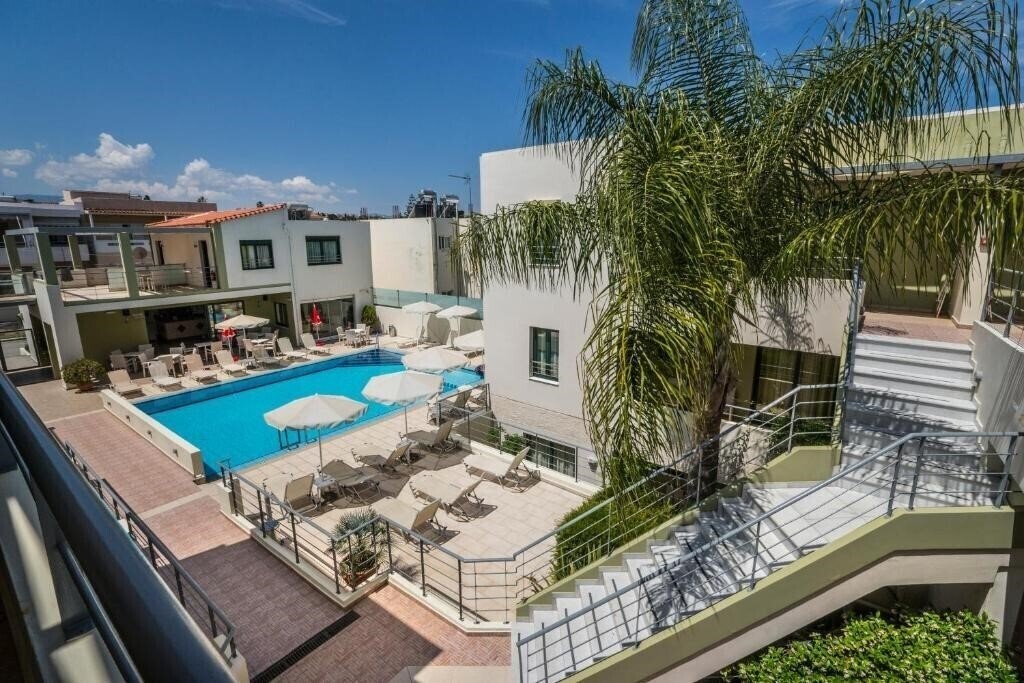 Фотографія Athina Beach Hotel Chania 3*