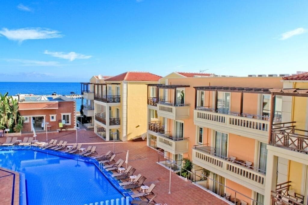 Готель Porto Kalamaki Hotel 2*