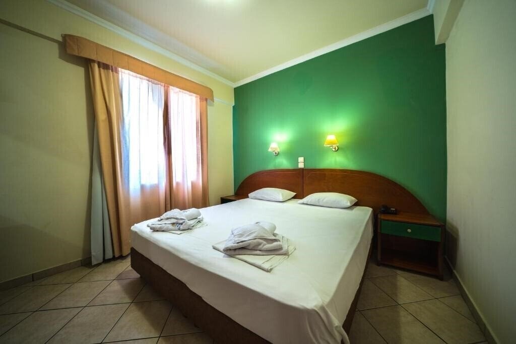 Фотографія Porto Kalamaki Hotel 2*