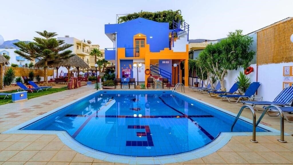Отель Eltina Apartments 2*