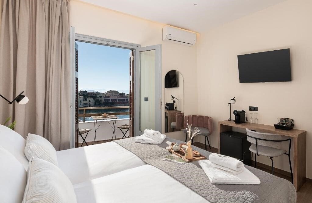 Готель Amphitrite Hotel 3*