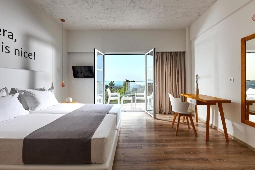 Фото Vasia Royal Hotel 4*