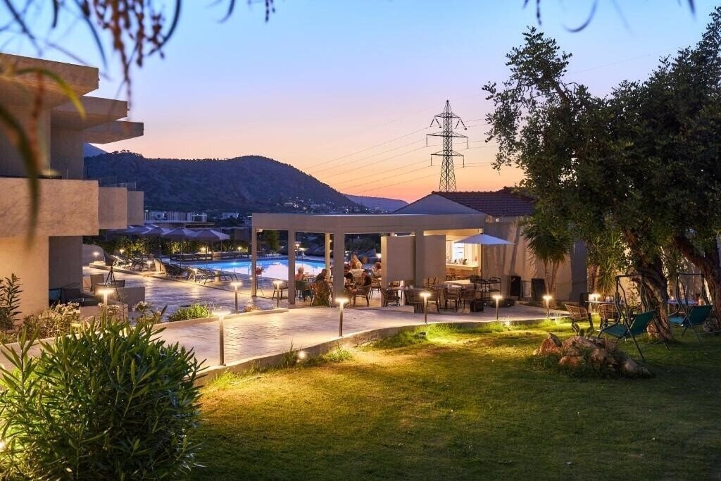 Готель Silia Suites 2*