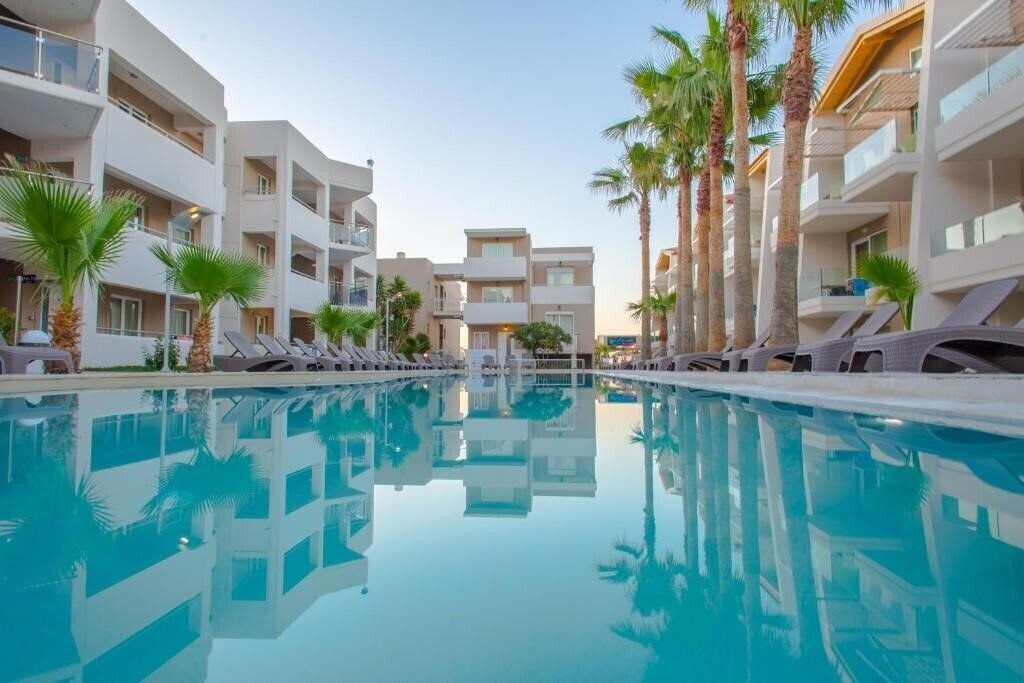 Фото Marika Hotel 4*