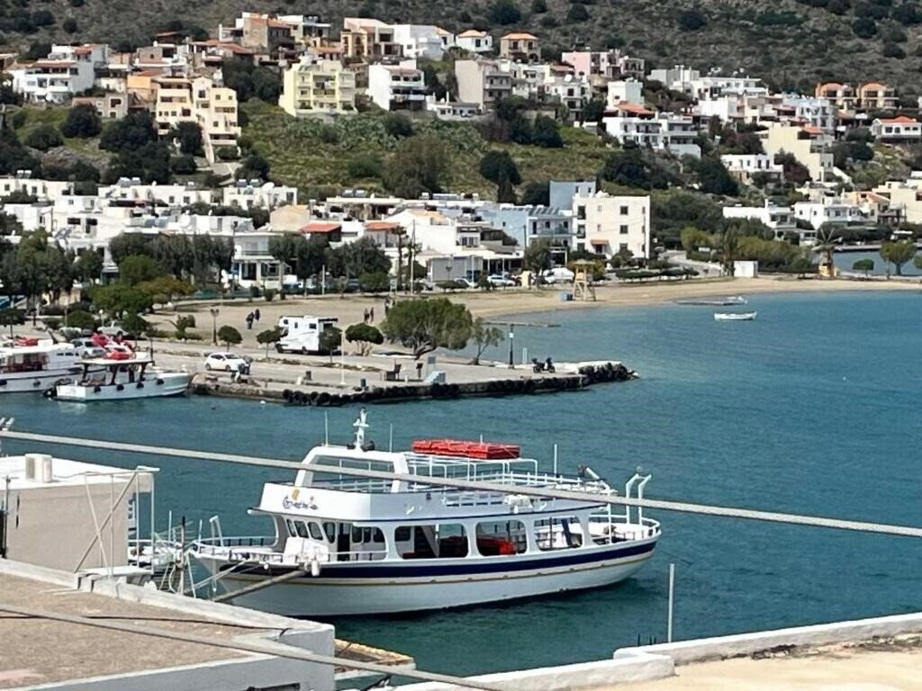 Фото Elounda Colour Apartments 3*