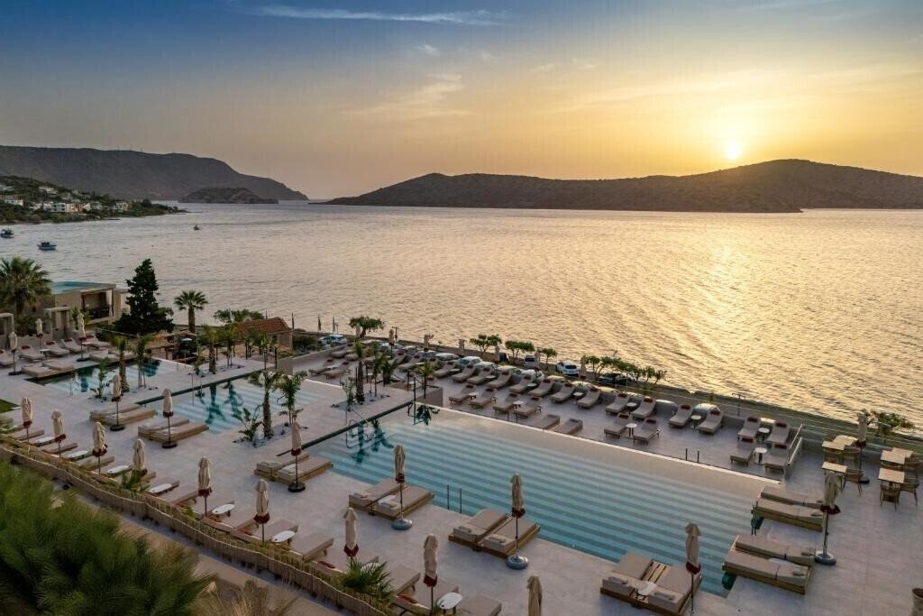 Готель Enorme Infinity Elounda 5*