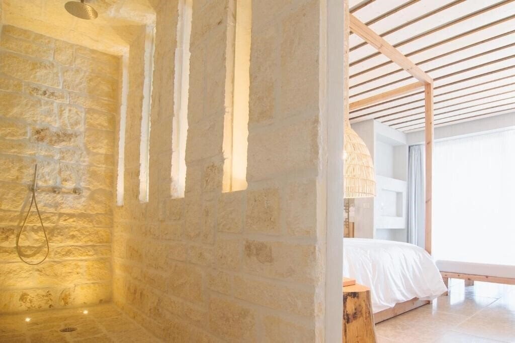 Фото The Theodore Boutique Hotel 3*