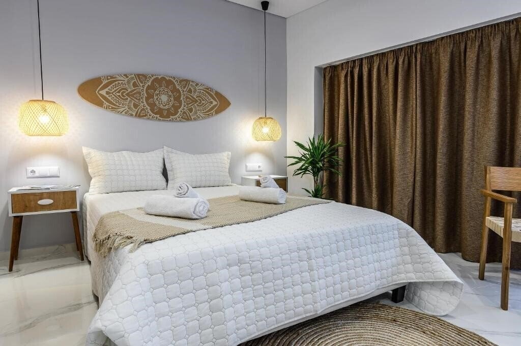 Готель Ammos Suites 3*