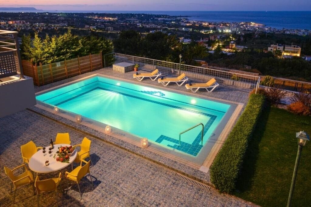 Отель Danaes Villas 4*