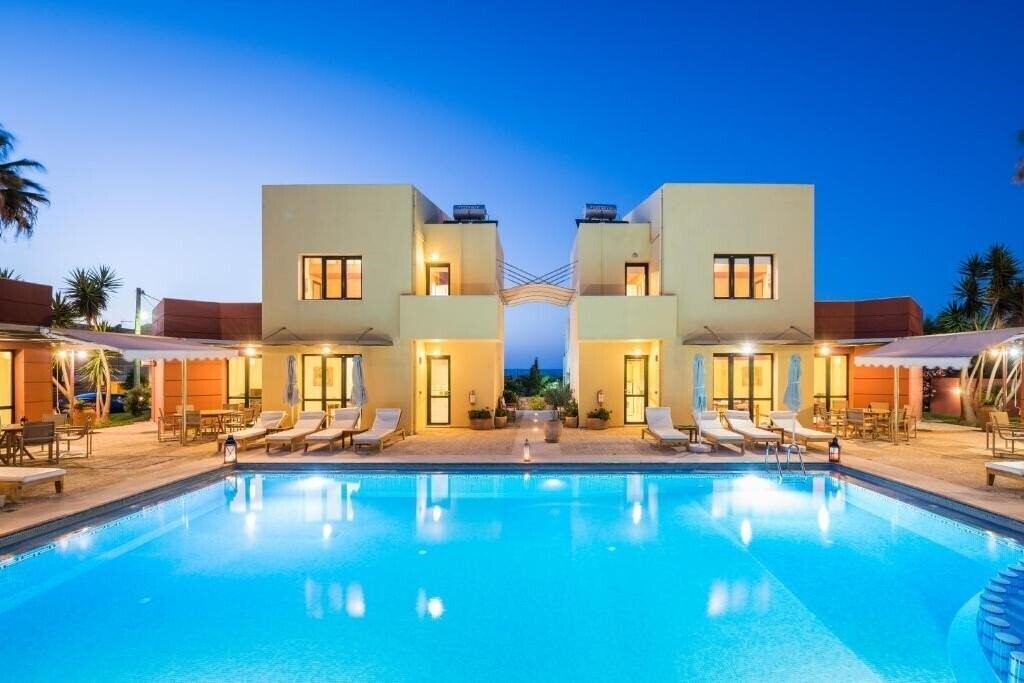 Отель Daphnis Villa 4*