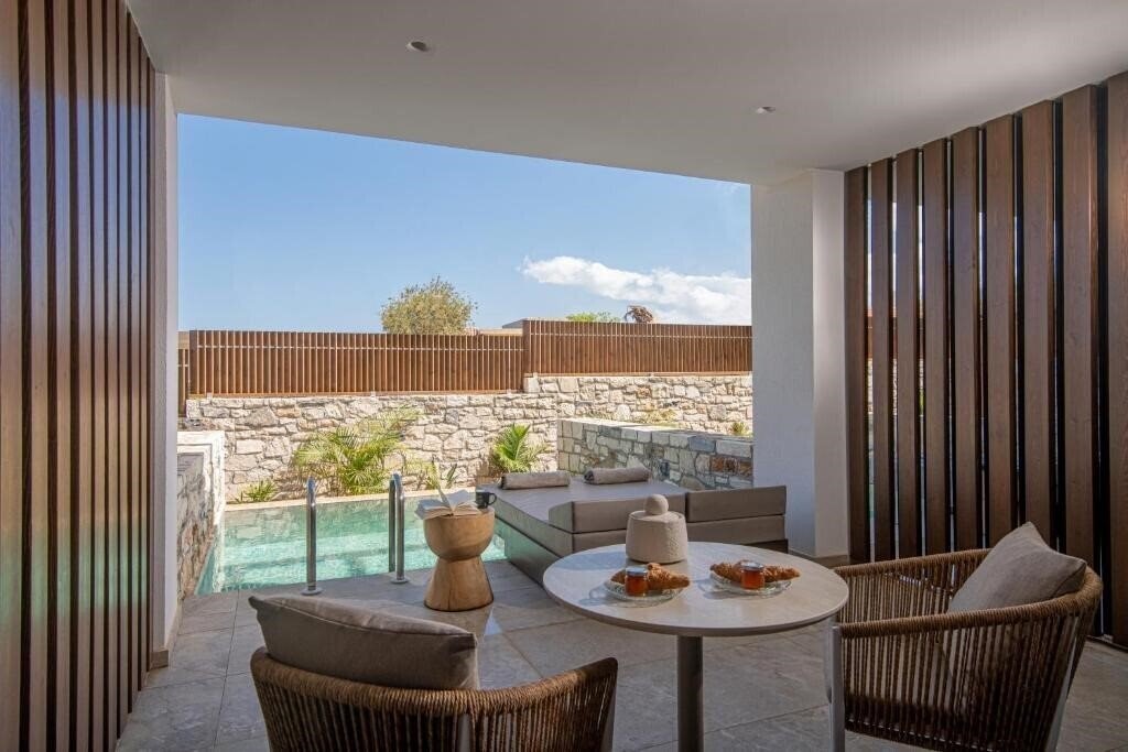 Фото Elea Suites & Residences 4*