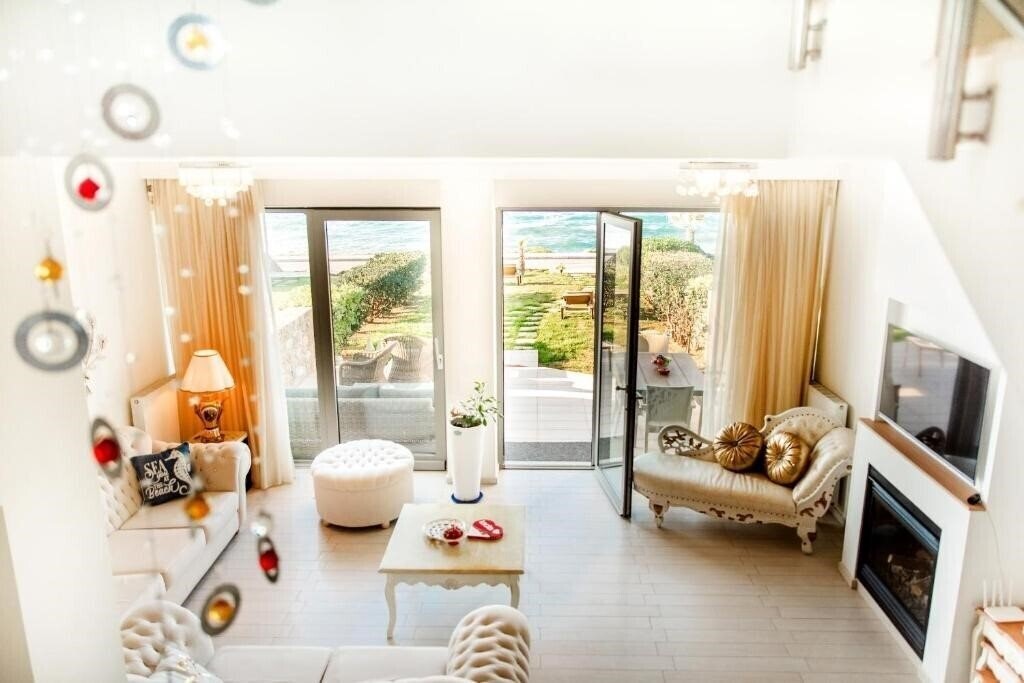 Зображення Sea View Beachfront Villa Maria 4*