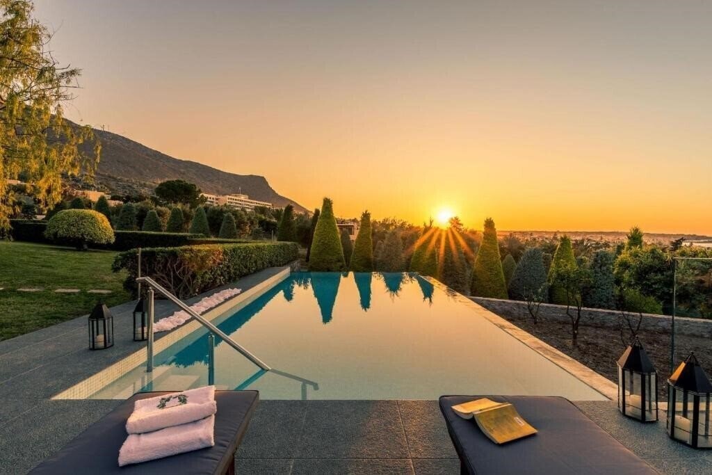 Готель Villa Golden Crest 4*
