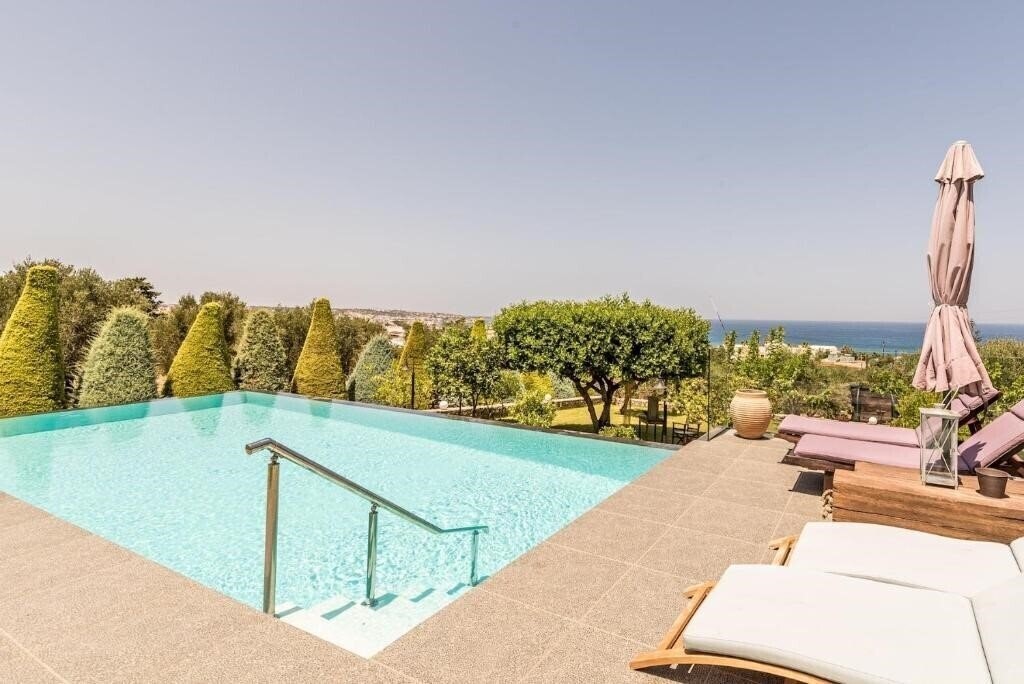 Зображення Villa Golden Crest 4*