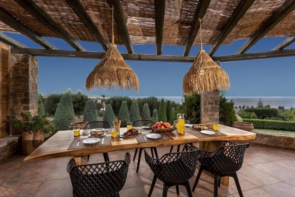 Картинка Villa Golden Crest 4*