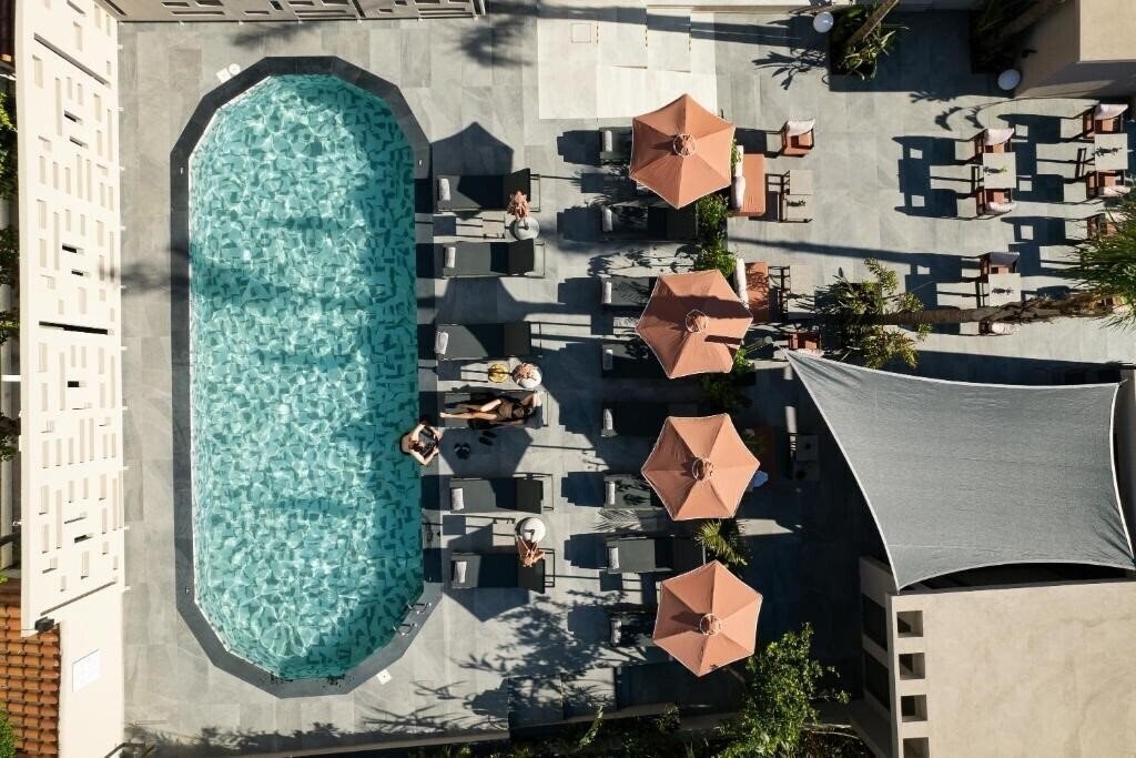 Готель Cosmeen Lifestyle Boutique Stay 4*